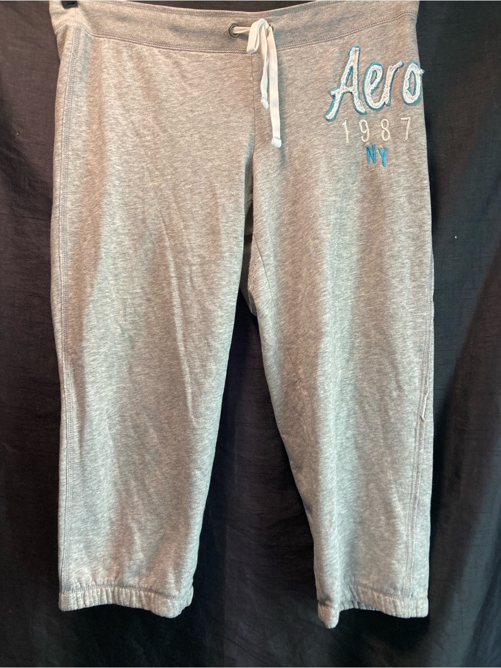 Aeropostale Gray Y2K Logo Capri Sweatpants Size Large